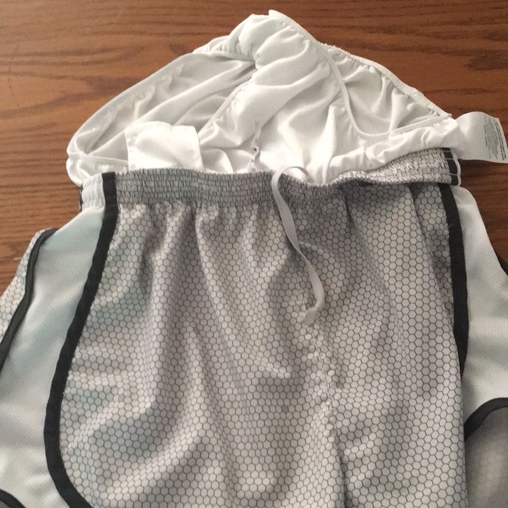 NIKE DRI-FIT LINED RUNNING SHORTS - Picture 7 of 9